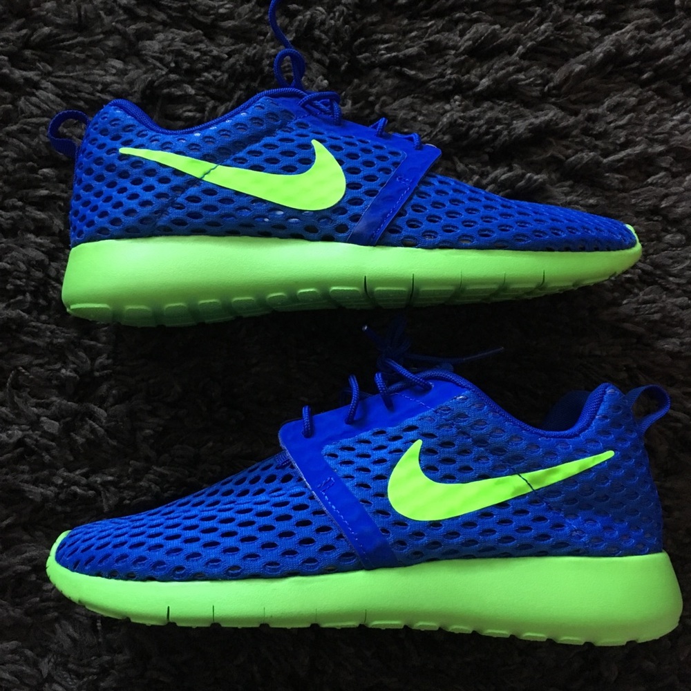 NIKE ROSHE